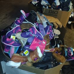 Shoe Pallet Lots Of She's Brand New