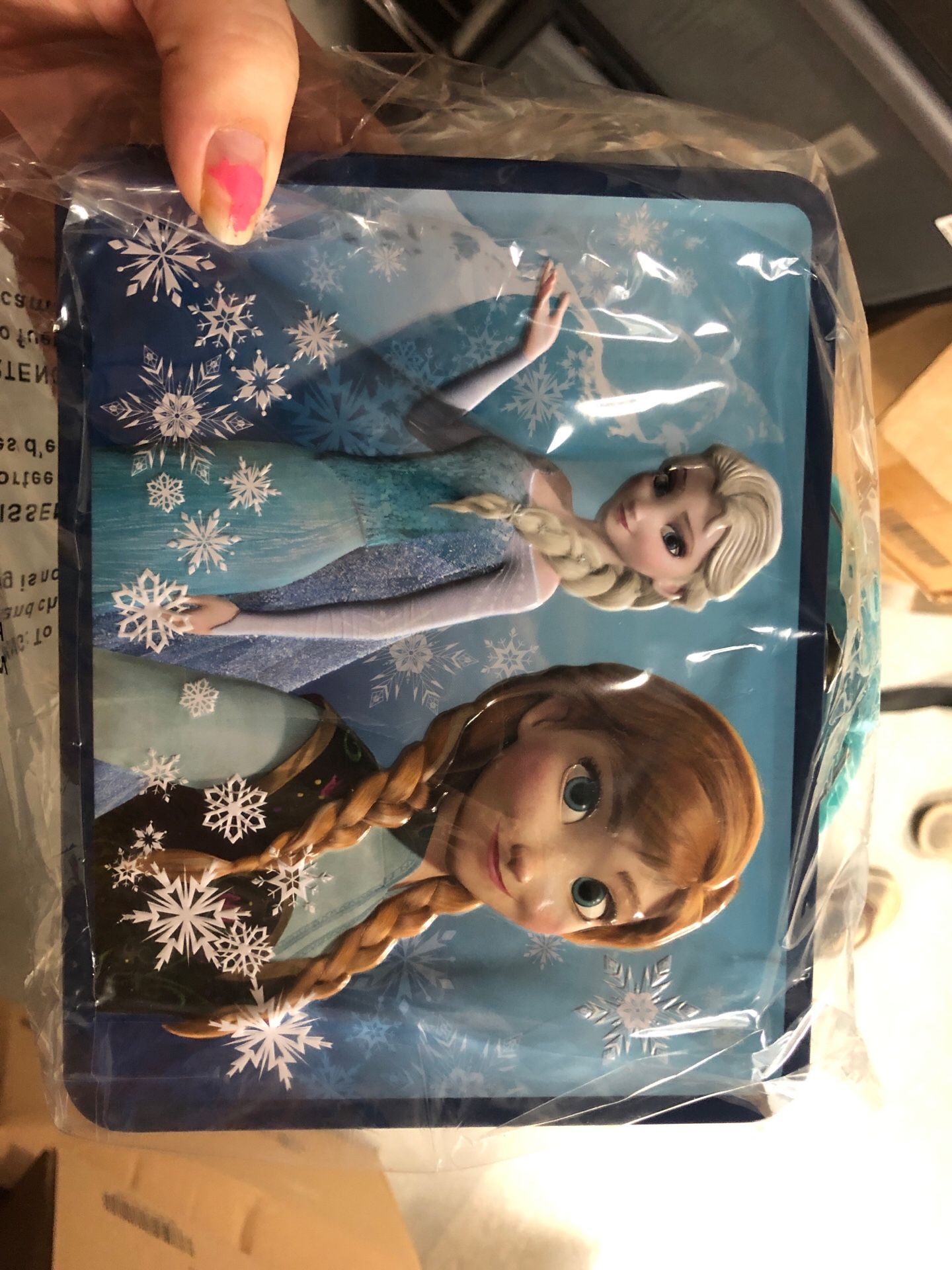 Frozen Anna and Elsa Tin Lunchbox Brand New