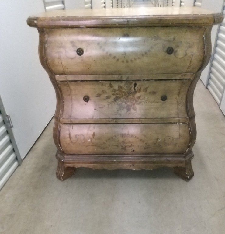 Bombe Vintage Style Dresser 