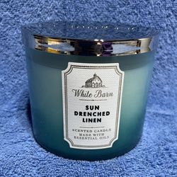 White Barn / Bath & Body Works 3-wick Candle