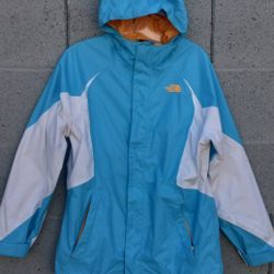 The North Face Kira Triclimate Waterproof Girls Size 18 XL Or Women Small Hooded Jacket Windbreaker Excellent Condition