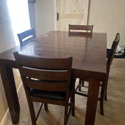 Dining Table W/4 Chairs