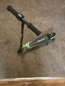 Black Label Razor Electric Scooter 
