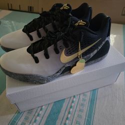 Kobe Mambacita Sz.11