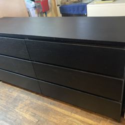 Dresser With 6 Drawers $199