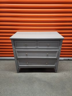 Gray 3-Drawer Dresser – Modern Wood Storage Chest, Bedroom Organizer