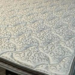King Mattress, Take it with $40 down! Awesome Deal!