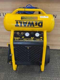 Dewalt 4.5 GAL. Portable Electric Air Compressor 225 PSI