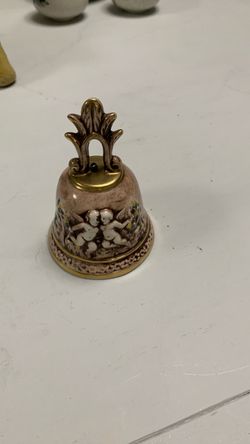 Ceramic bell capadumonte
