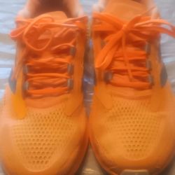 Size 10 Men's Addidas Running Shoes Slightly Used Made In Year 2022