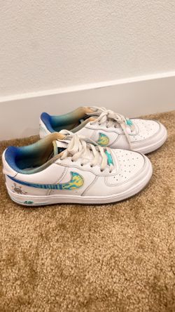 5.5y Nike Sneakers