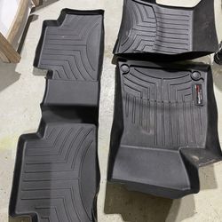 Mercedes-Ben's Wether Floor Liner