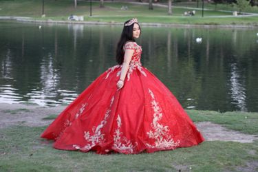 ❤️ Elegant Red And Gold Quinceañera Dress – Size Medium