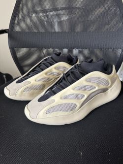 Adidas Yeezy 700 V3 Azael size 11.5