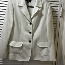Size 16. White Suit Coat. Evan Picone Brand 