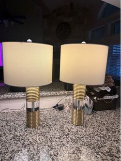 (2) lamps