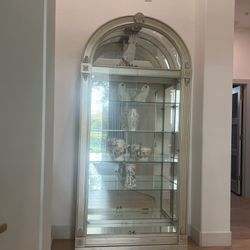 Lighted Curio Cabinet 