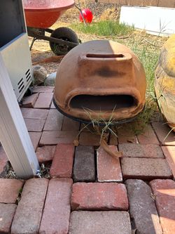 Free wicker patio chairs and pizza oven