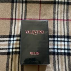 Valentino Born In Roma Coral Fantasy 