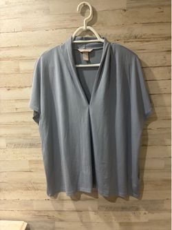 H&M Women's Light Blue Short Sleeve V-Neck Blouse Size XL