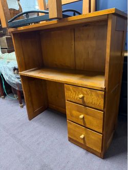 Solid wood compartment desk with hutch