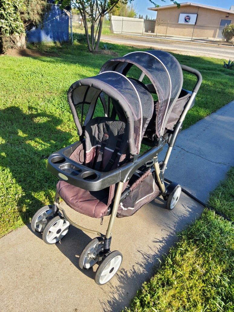 Graco Double Stroller Will Convert Into A Sit & Stand