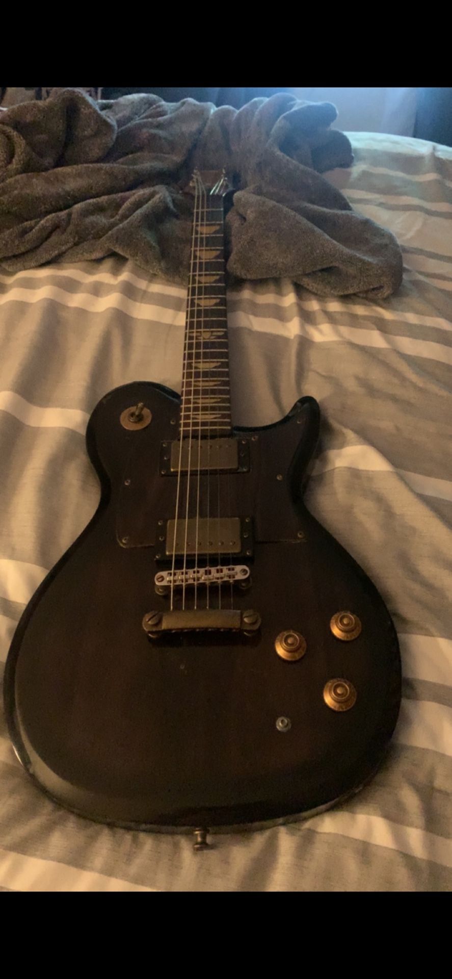 Keith urban vintage limited edition guitar (27/2000)