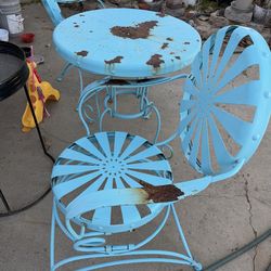 Beautiful vintage bistro set