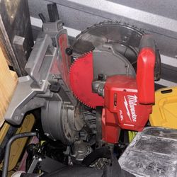 Milwaukee M18 Fuel Miter Saw 
