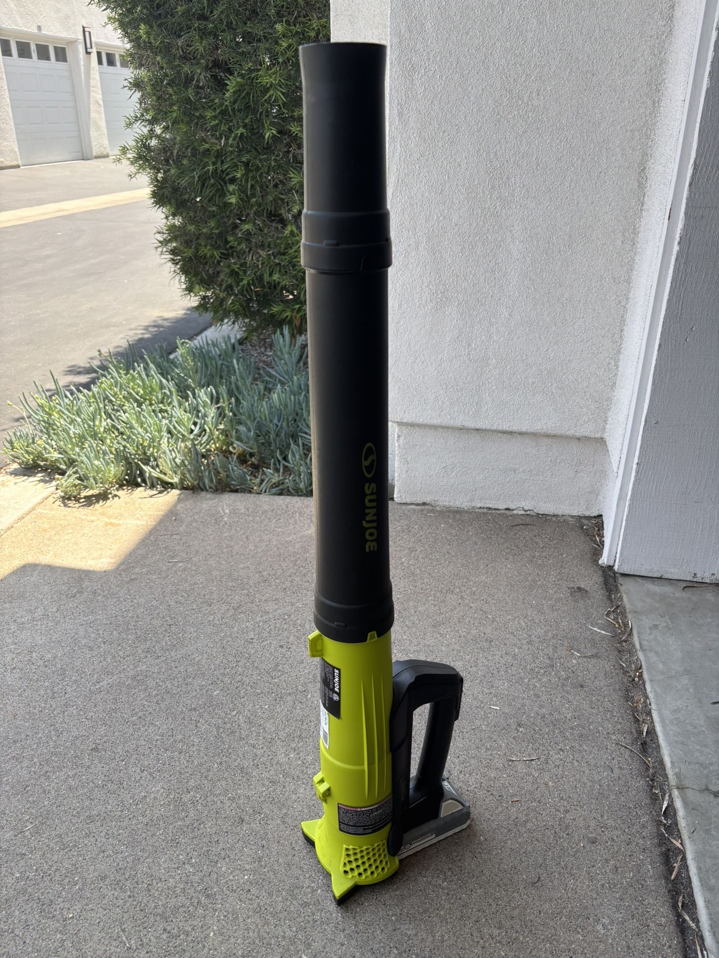 Sun Joe Jet Leaf Blower with Cordless Compact Turbine & Quick Charging, IONMAX 24V