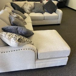Dellara Chalk4-Piece LAF Sectional
by Ashley🚩WİTH İNTEREST FREE PAYMENT OPTİONS