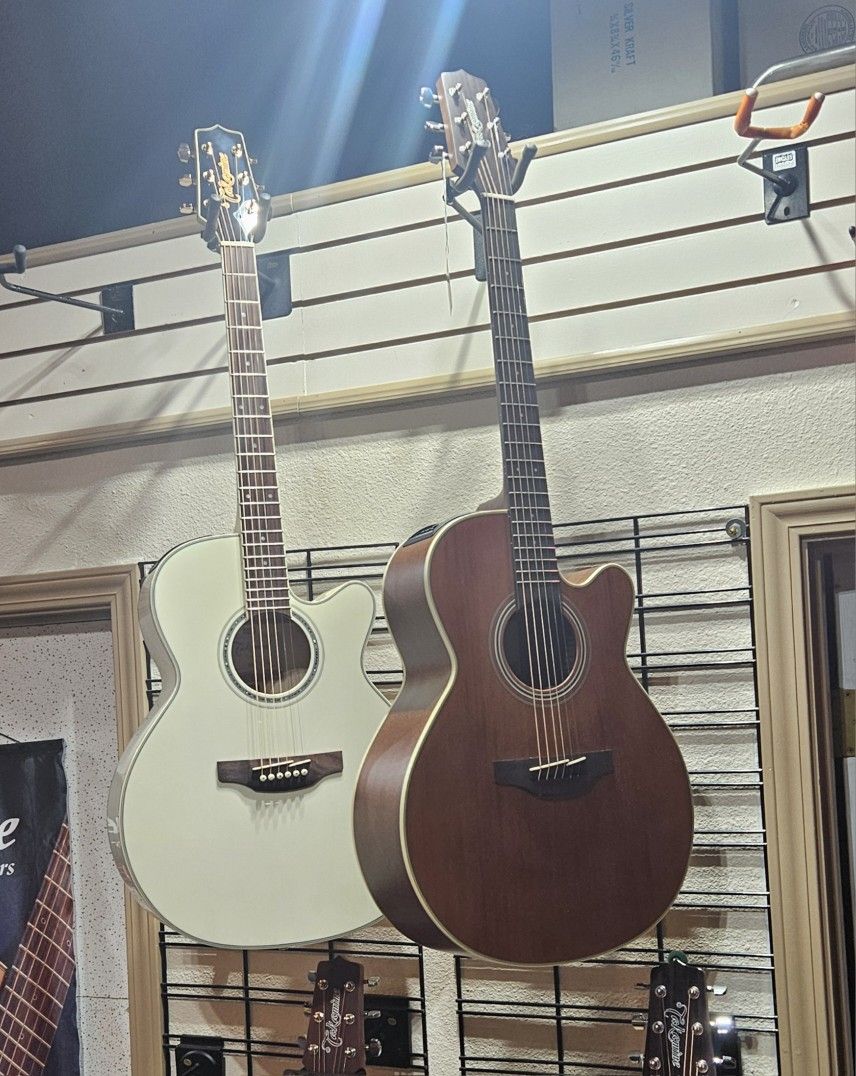 Takamine GN37CE PEARL WHITE