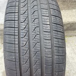 225/40/19 Like New Only One Tires 