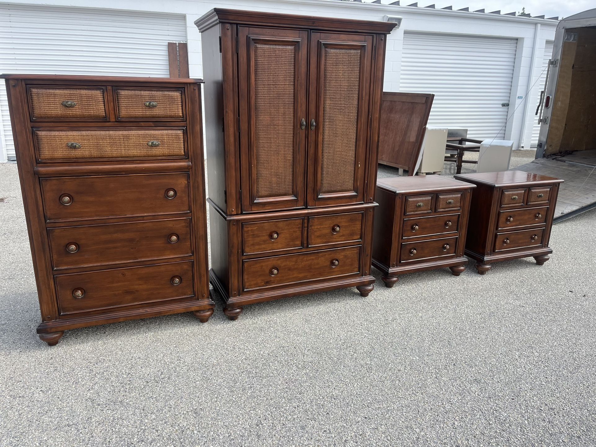 Tommy Bahama King Size Bedroom Set