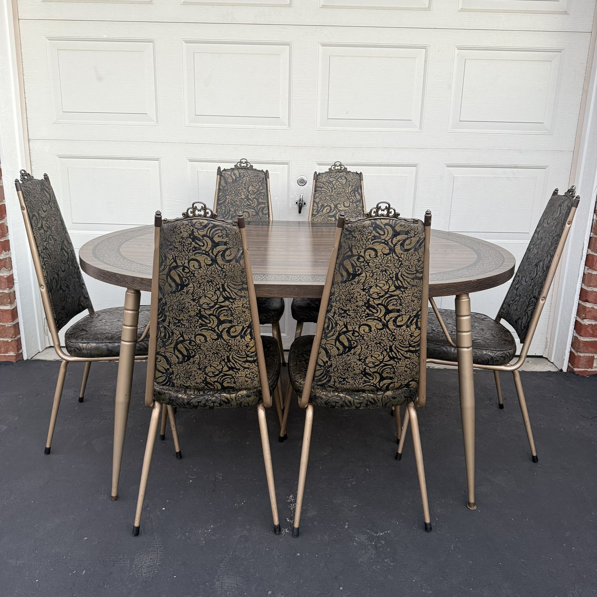 Vintage Mid Century MCM Dining Table & 6 Chairs..Dinette