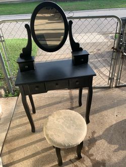 Vanity - pending pick up