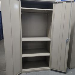 Solid Metal Storage Cabinet With 2keys Each $250 Each 