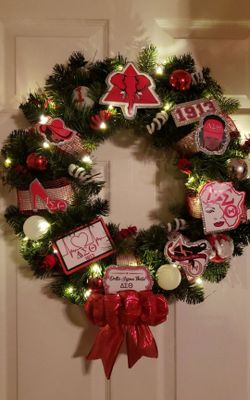 Delta Sigma Theta Wreath