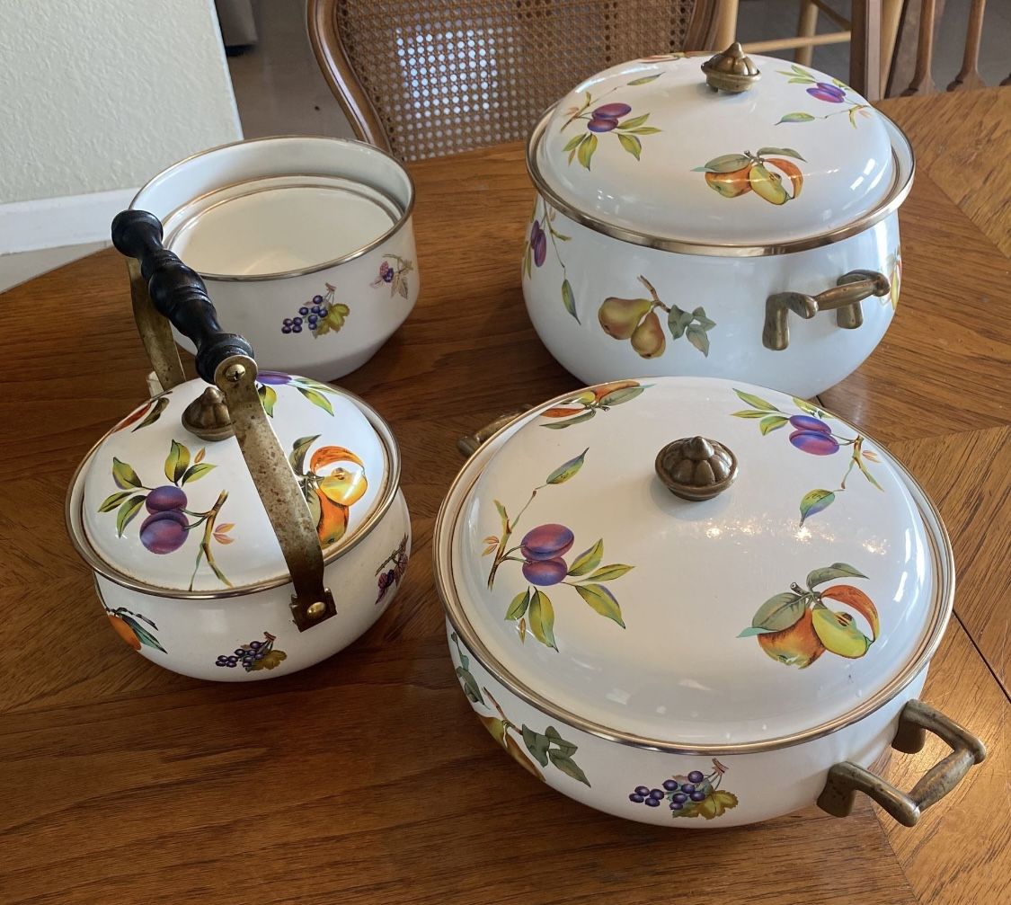 Vintage Enamel Cookware Set (9)