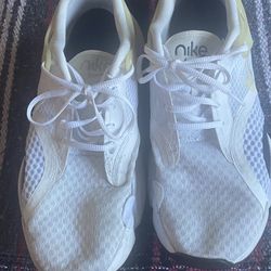 Nike Men’s Tennis Shoes Size 10 