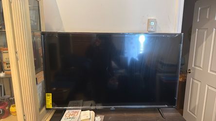 Roku TCL 55 in tv for sale immediately