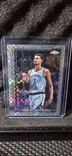 2025-26 Topps Chrome Update Victor Wembanyama #22 X-Fractor