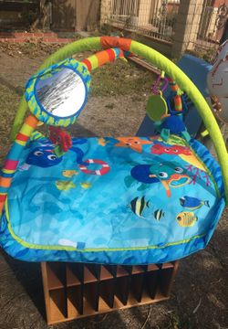 Baby floor toy