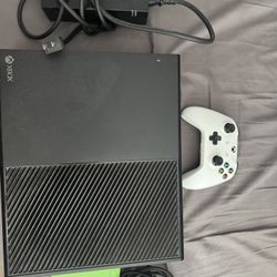 Xbox One With Game Hard drive 