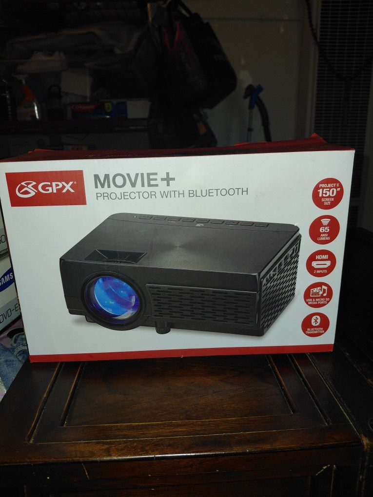 New Movie Projector With Bluetooth And HDMI 
