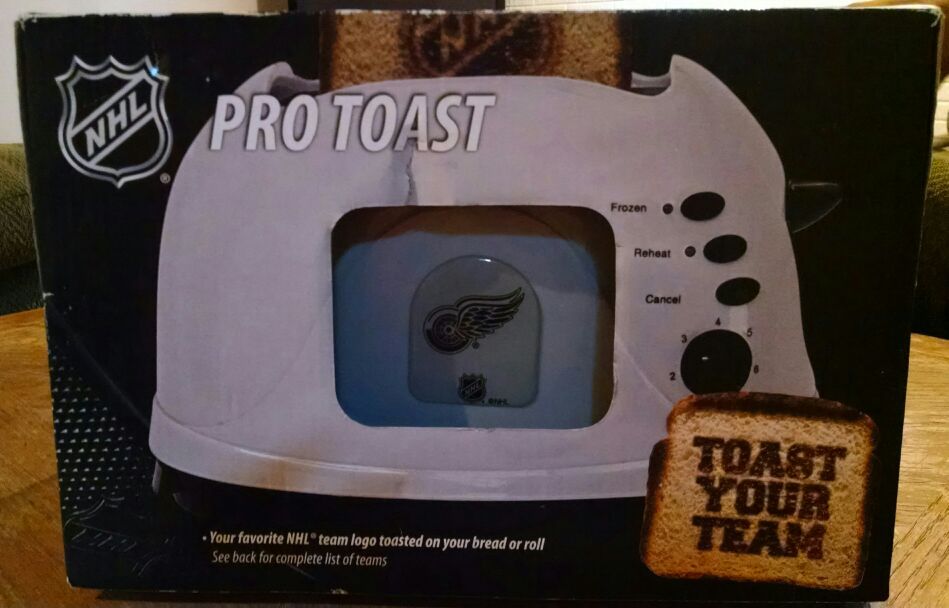 Red Wings Toaster