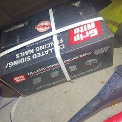 Nails 2 Boxs Siding Nails On Wire Roll