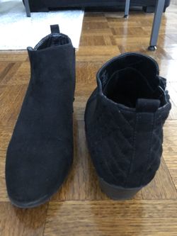 Style & Co Women’s Wessley black faux suede quilted bootie size 9 used but nice