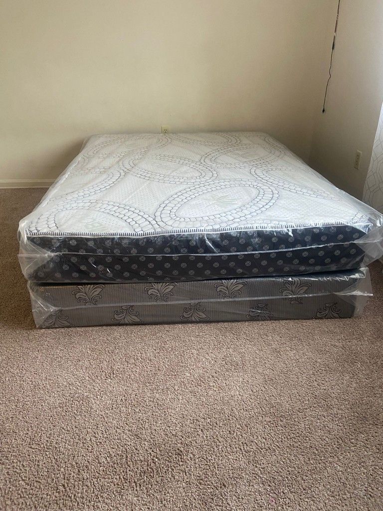 Queen Mattress Come With Box Spring - Delivery Available