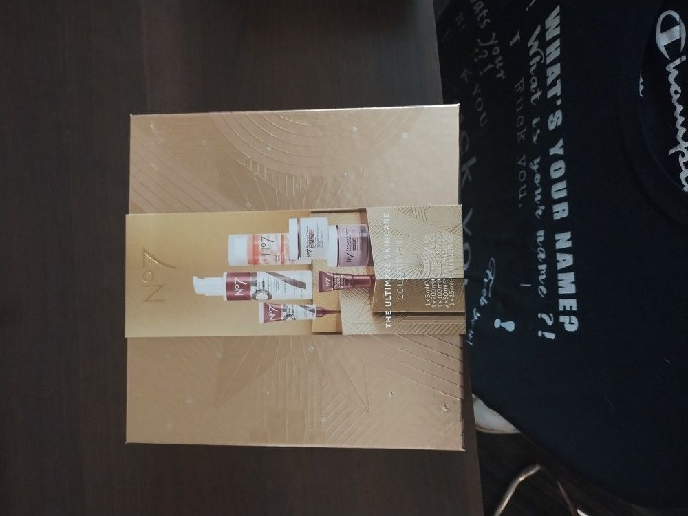 No 7 ultimate skincare collection